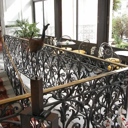 Grand Des Ambassadeurs Hotel