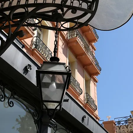 Grand Des Ambassadeurs מנטון