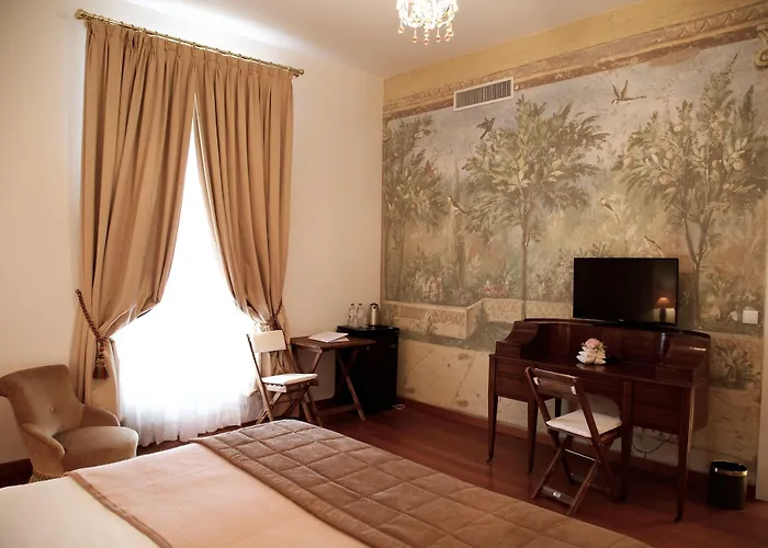 Hotel Grand Des Ambassadeurs 4*