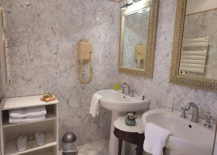 Grand Des Ambassadeurs Hotel Mentona