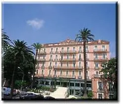 Grand Des Ambassadeurs מלון