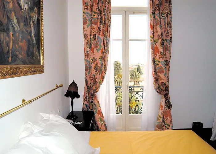 Grand Des Ambassadeurs Hotel Mentona