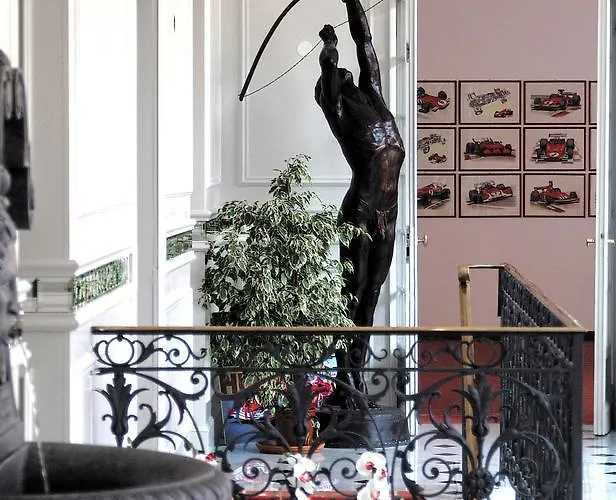 Grand Des Ambassadeurs מלון מנטון
