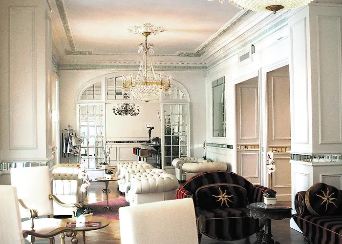 Grand Des Ambassadeurs Hotel Mentona