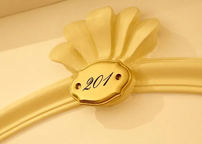 Grand Des Ambassadeurs Hotel