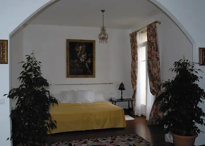 Grand Des Ambassadeurs מלון 4*