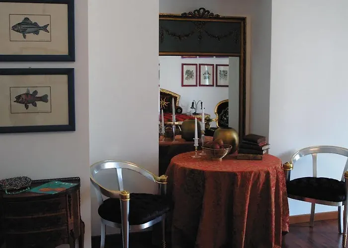 Grand Des Ambassadeurs 4* מנטון